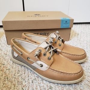 Sperry loafers size 8